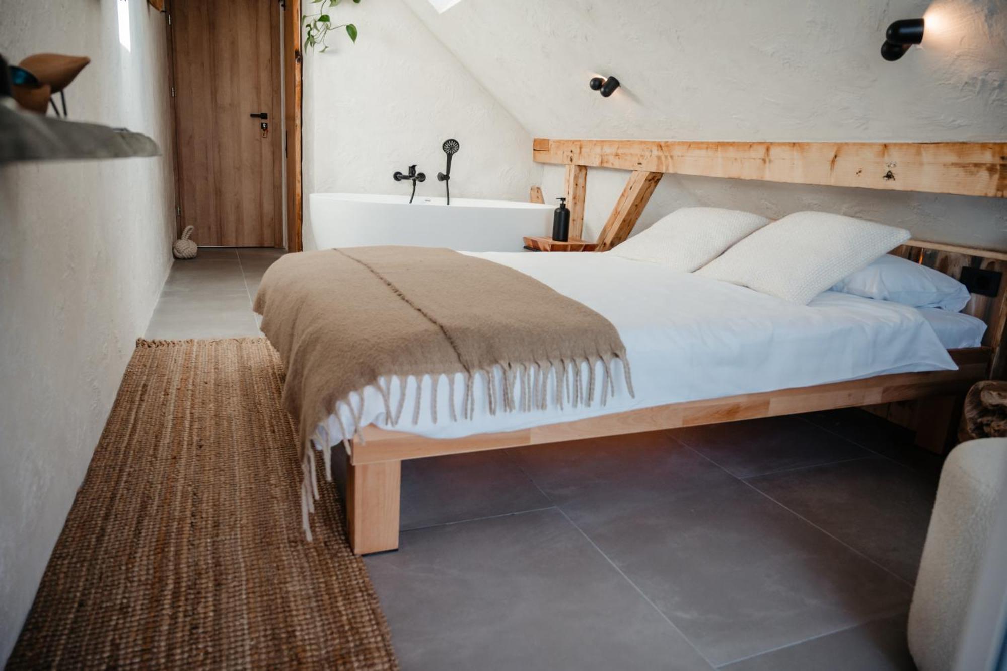 Shard Boutique Hotel-Adult Only Braşov Exteriör bild