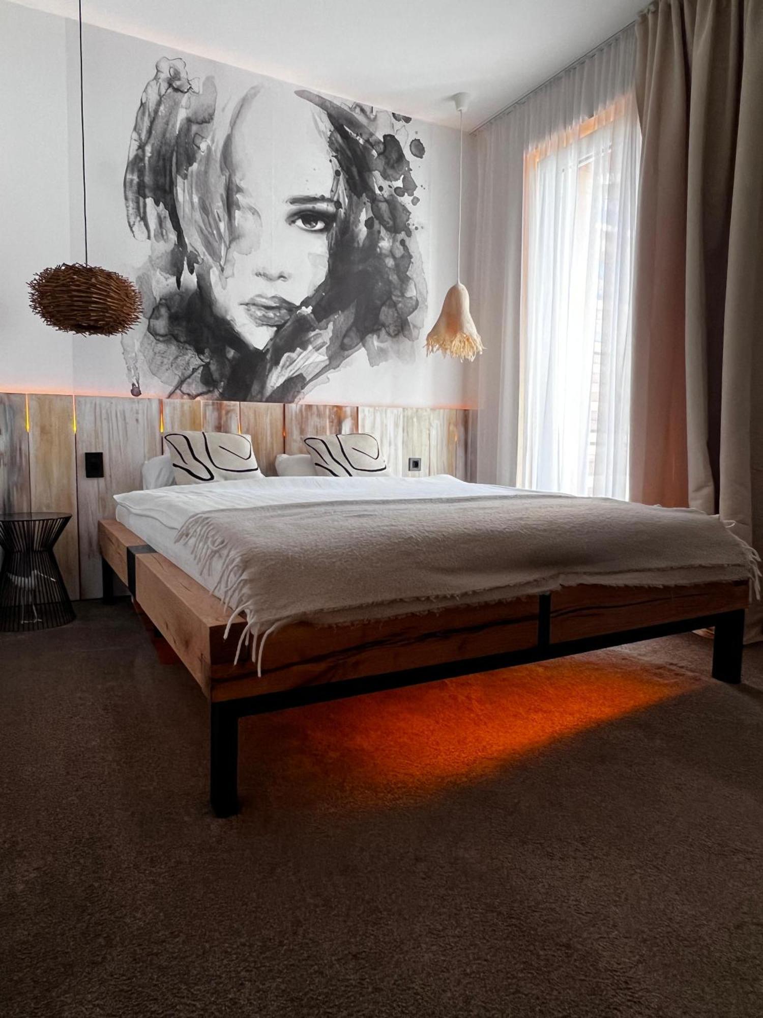 Shard Boutique Hotel-Adult Only Braşov Exteriör bild