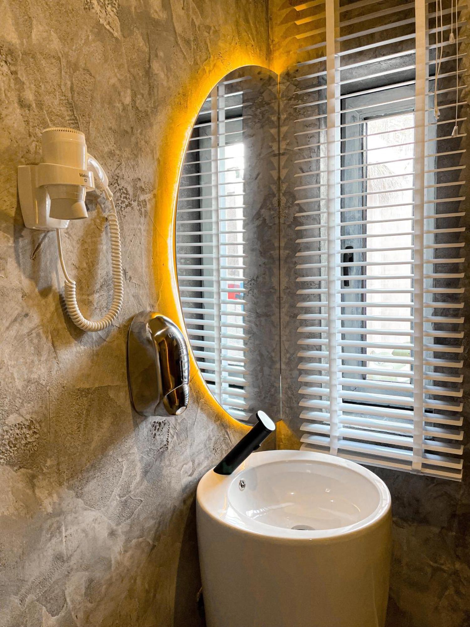 Shard Boutique Hotel-Adult Only Braşov Exteriör bild